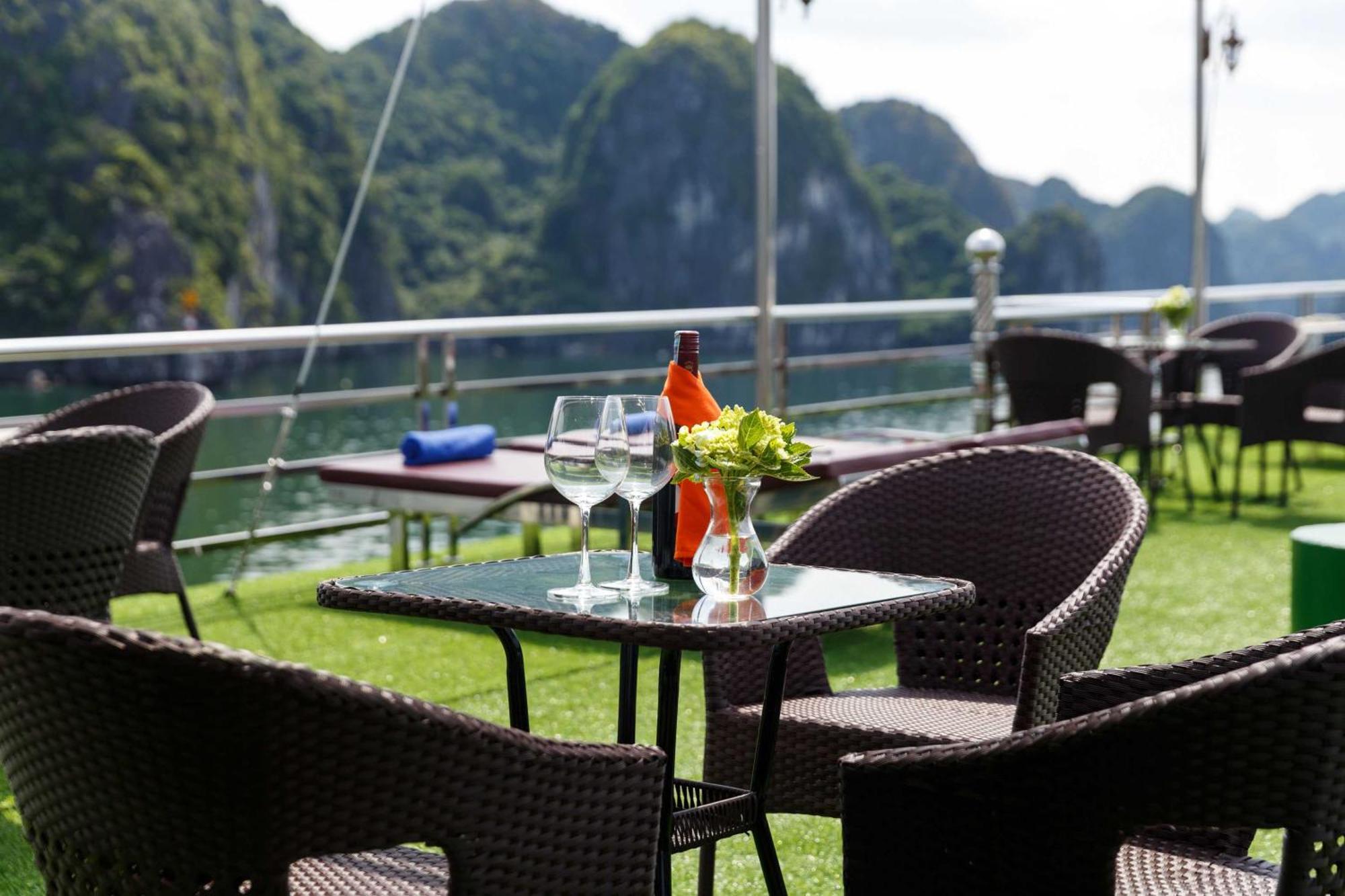 Hotel Venezia Boutique Cruises - Catba Island Chan Chau Esterno foto
