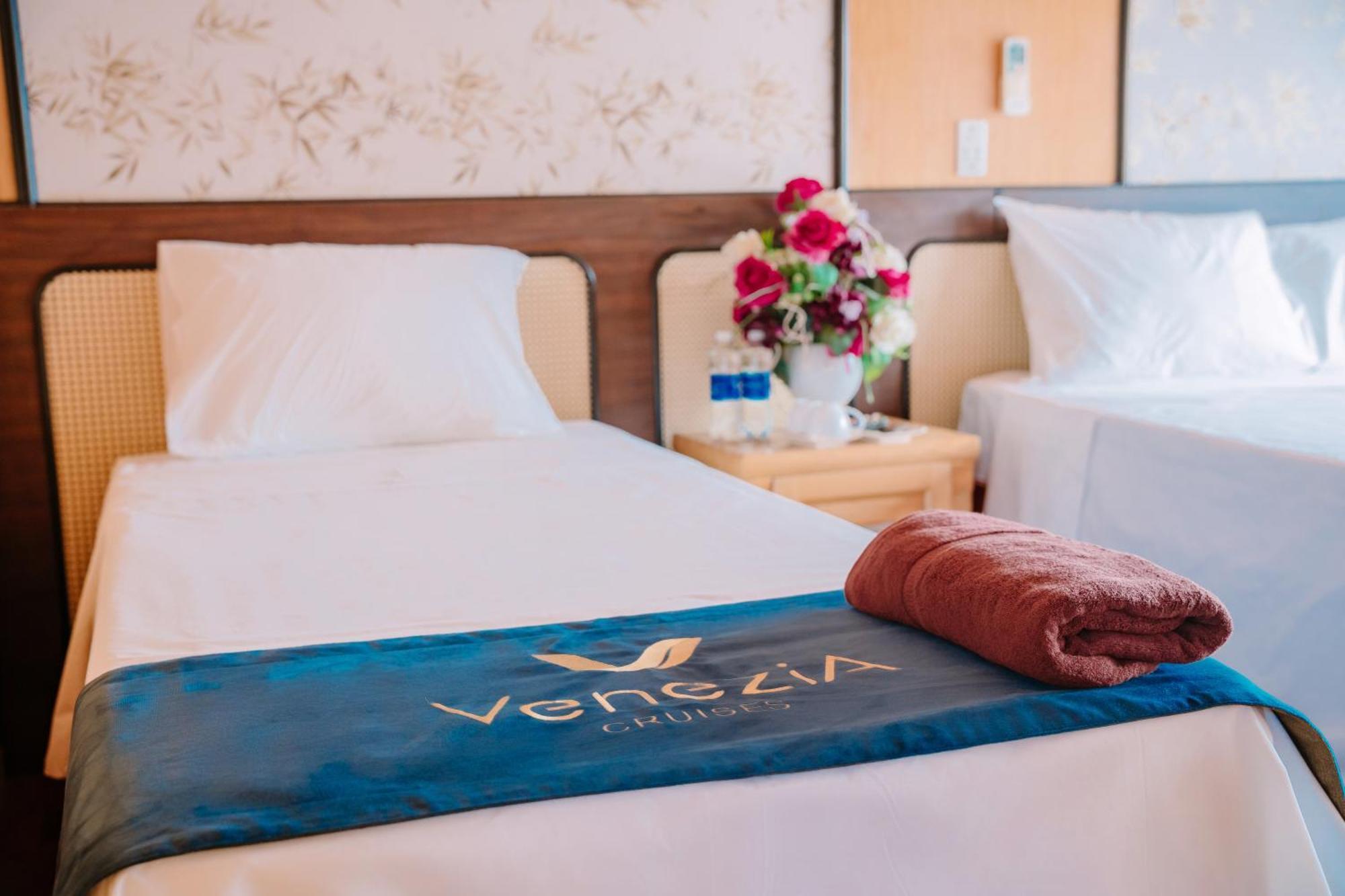 Hotel Venezia Boutique Cruises - Catba Island Chan Chau Esterno foto